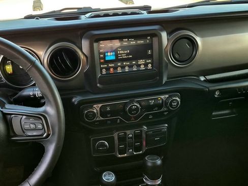 Used 2023 Jeep Wrangler Unlimited AWD/4WD image 13