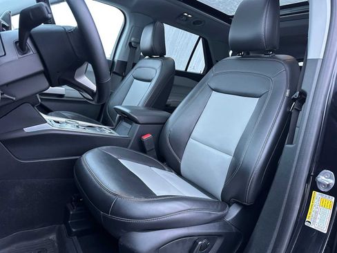 Used 2024 Ford Explorer XLT w/ Equipment Group 202A image 23