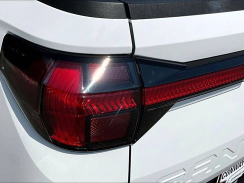 Used 2025 Hyundai Santa Cruz SEL FWD image 26