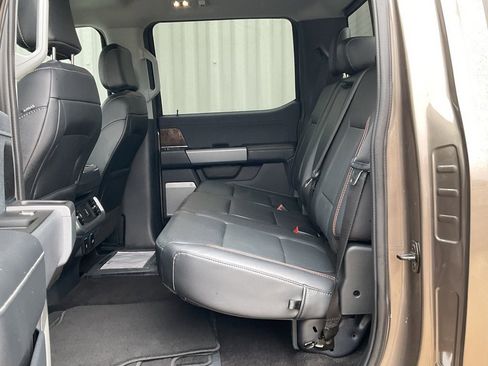 Used 2022 Ford F150 Lariat w/ Max Trailer Tow Package image 21