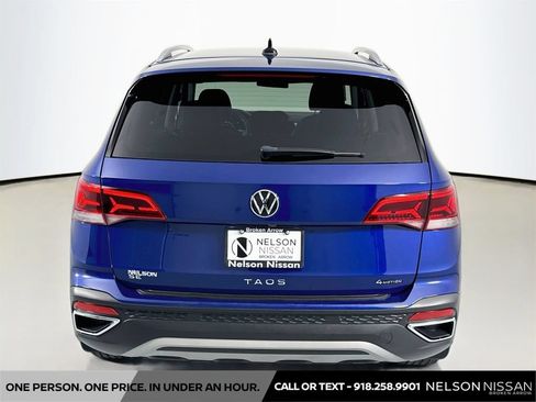 Used 2022 Volkswagen Taos SE AWD/4WD image 6