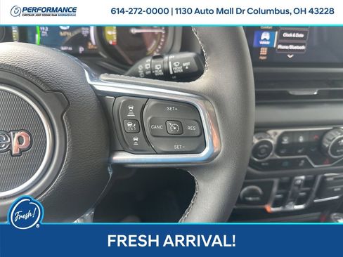 Used 2025 Jeep Wrangler Unlimited Sahara image 18