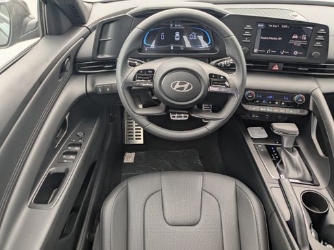 New 2026 Hyundai Elantra SEL Sport FWD image 17