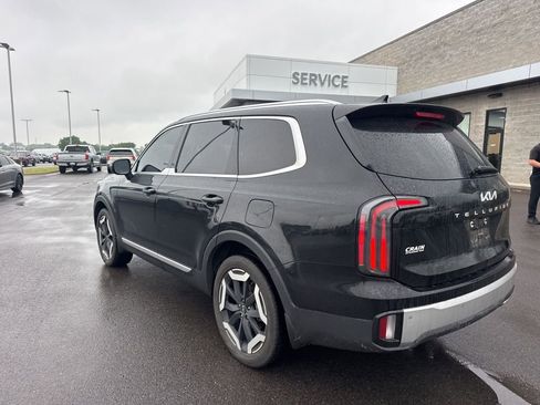 Used 2023 Kia Telluride EX w/ EX Captain's Chair Package FWD image 8