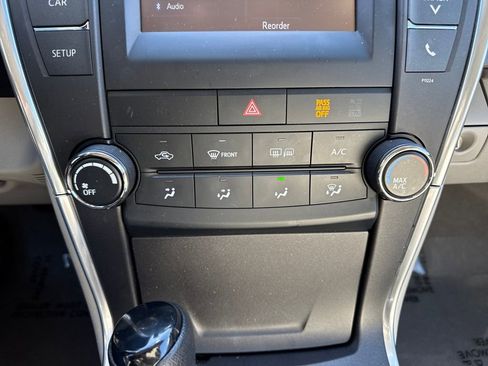 Used 2016 Toyota Camry LE image 22