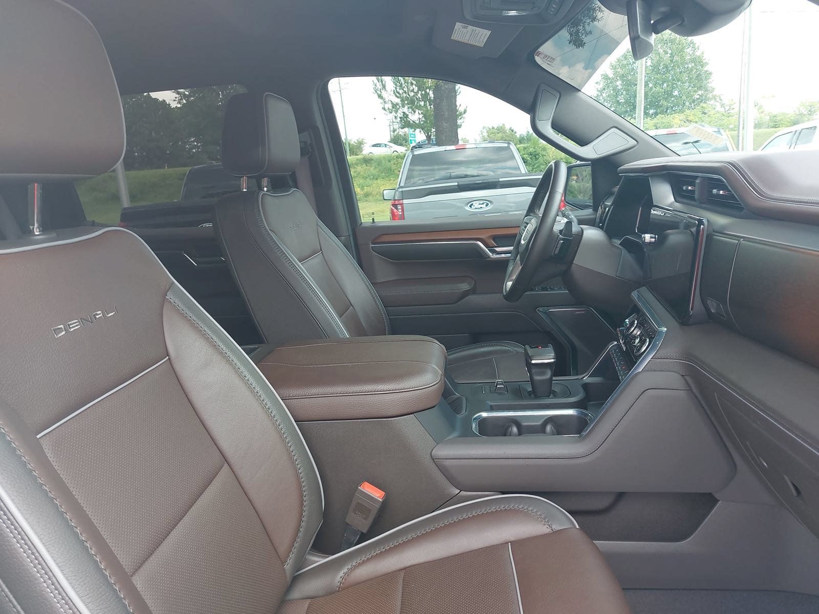 Used 2023 GMC Sierra 1500 Denali w/ Denali Carbonpro Edition AWD/4WD image 10