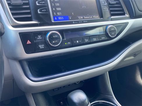Used 2019 Toyota Highlander Plus image 26