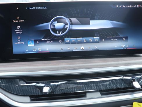 New 2026 BMW X5 xDrive50e w/ M Sport Package image 28