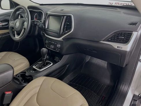 Used 2017 Jeep Cherokee Limited AWD/4WD image 29