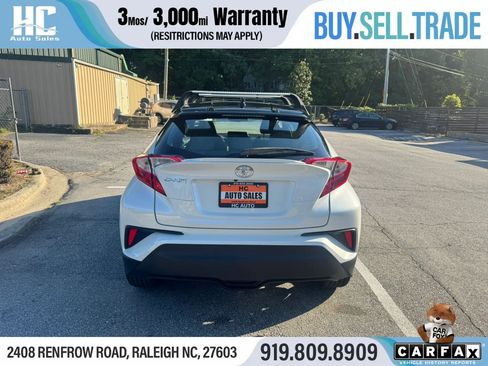 Used 2019 Toyota C-HR XLE FWD image 4