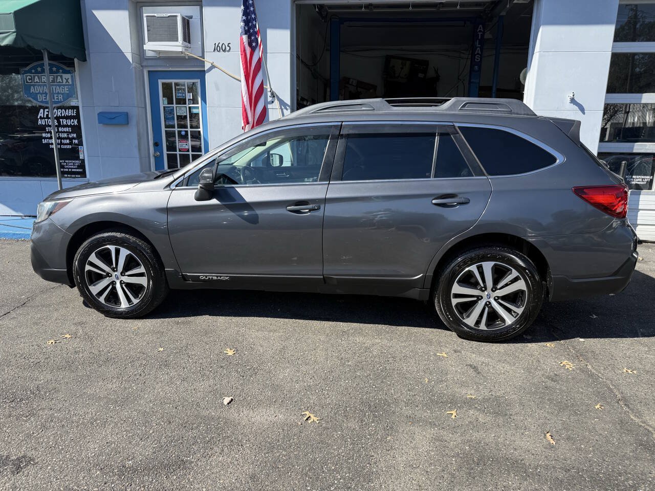 Used 2018 Subaru Outback 2.5i Limited AWD/4WD image 5