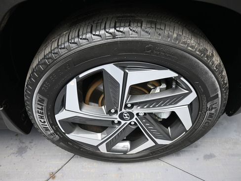 Certified 2023 Hyundai Tucson Limited image 13