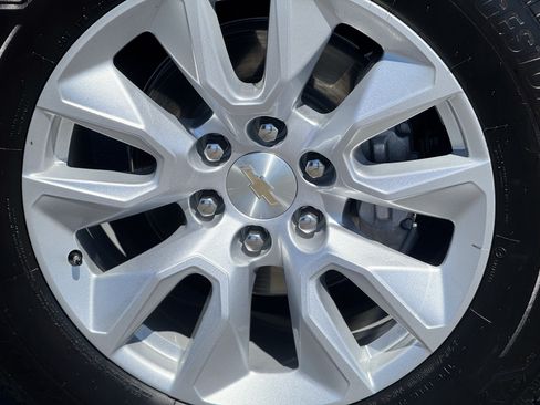 Certified 2025 Chevrolet Silverado 1500 Custom AWD/4WD image 8