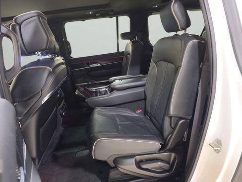 Certified 2023 Jeep Grand Wagoneer L Series II AWD/4WD image 15