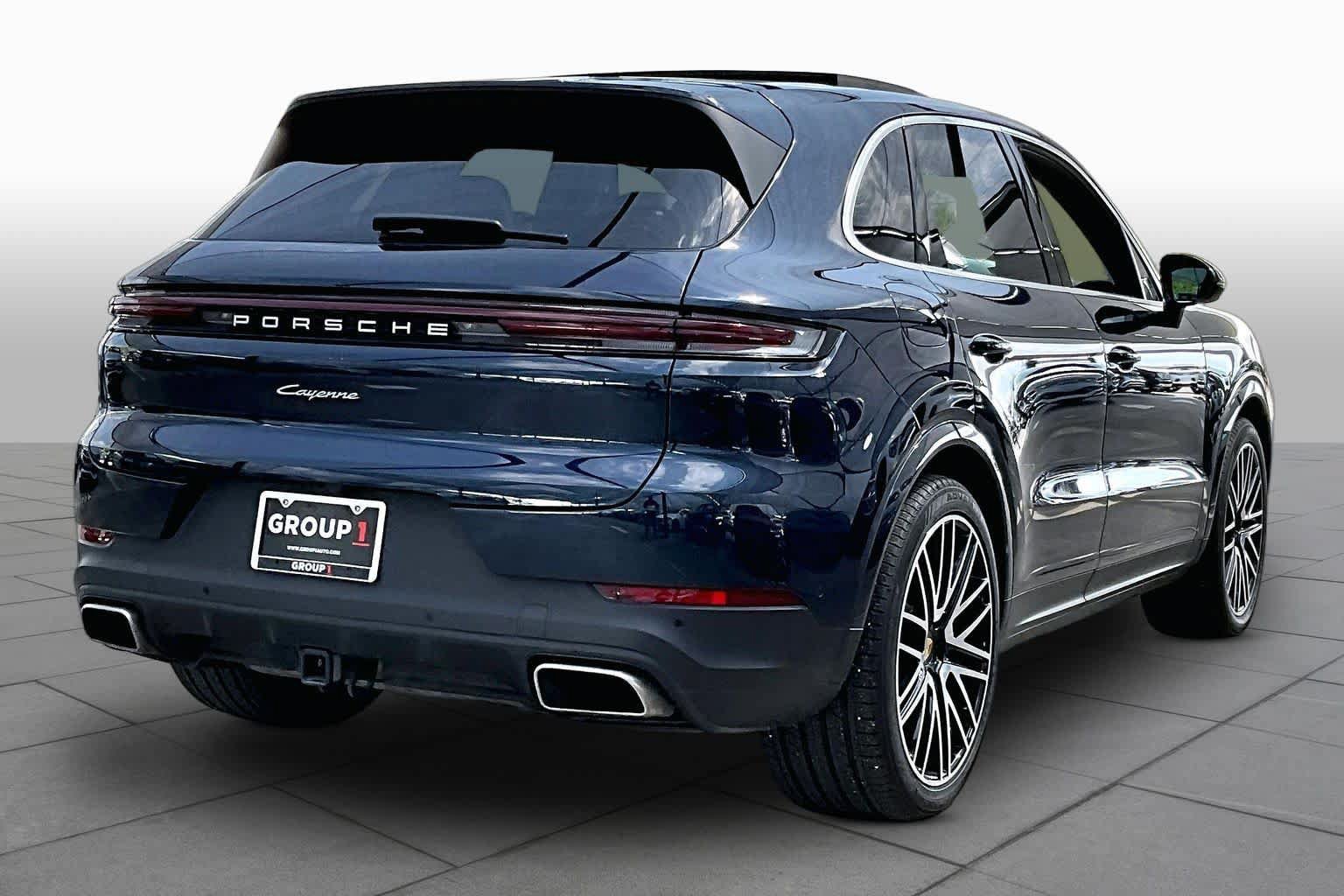 Used 2024 Porsche Cayenne AWD/4WD image 13
