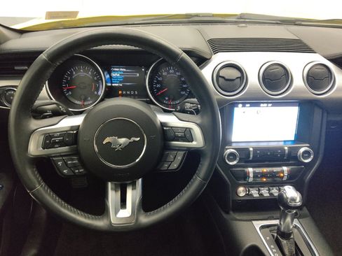Used 2018 Ford Mustang Coupe w/ Equipment Group 101A RWD image 22