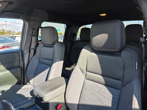 Used 2023 Nissan Frontier SV w/ Midnight Edition Package image 14