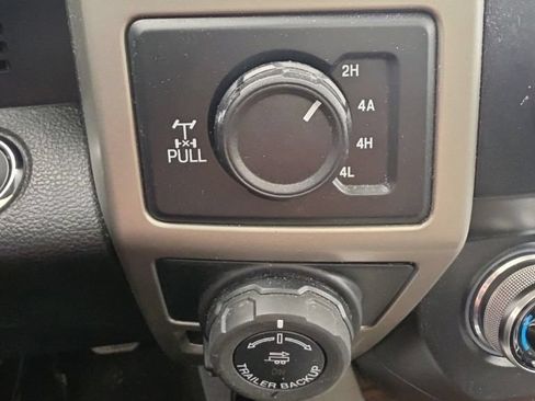 Used 2020 Ford F150 Lariat w/ Equipment Group 502A Luxury AWD/4WD image 21