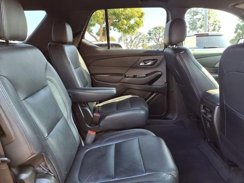 Used 2023 Chevrolet Traverse LT image 21