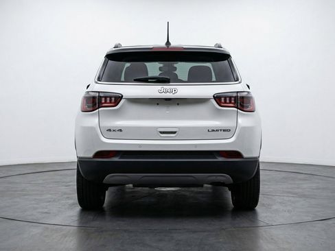 Used 2025 Jeep Compass Limited AWD/4WD image 7