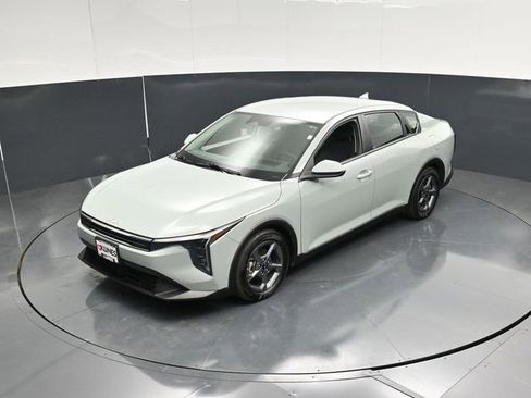 Used 2025 Kia K4 FWD image 44
