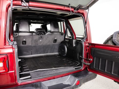 Used 2021 Jeep Wrangler Unlimited Rubicon w/ Dual Top Group image 18