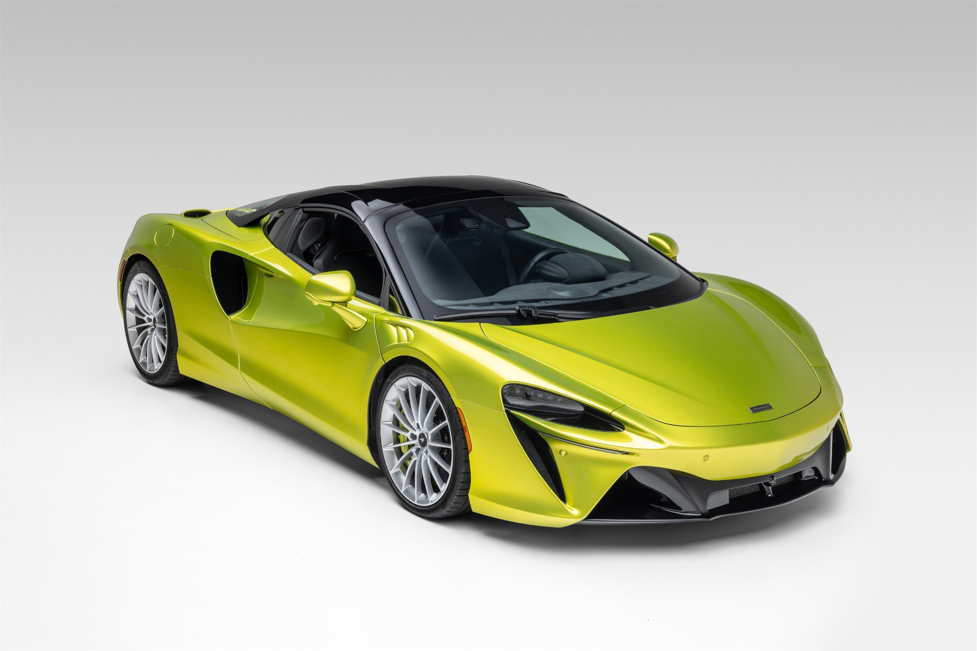 Used 2025 McLaren Artura Spider RWD image 14