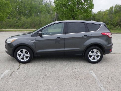 Used 2016 Ford Escape SE FWD image 2