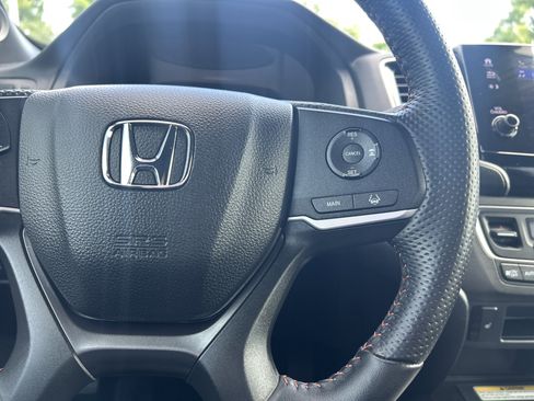Used 2023 Honda Passport TrailSport image 19