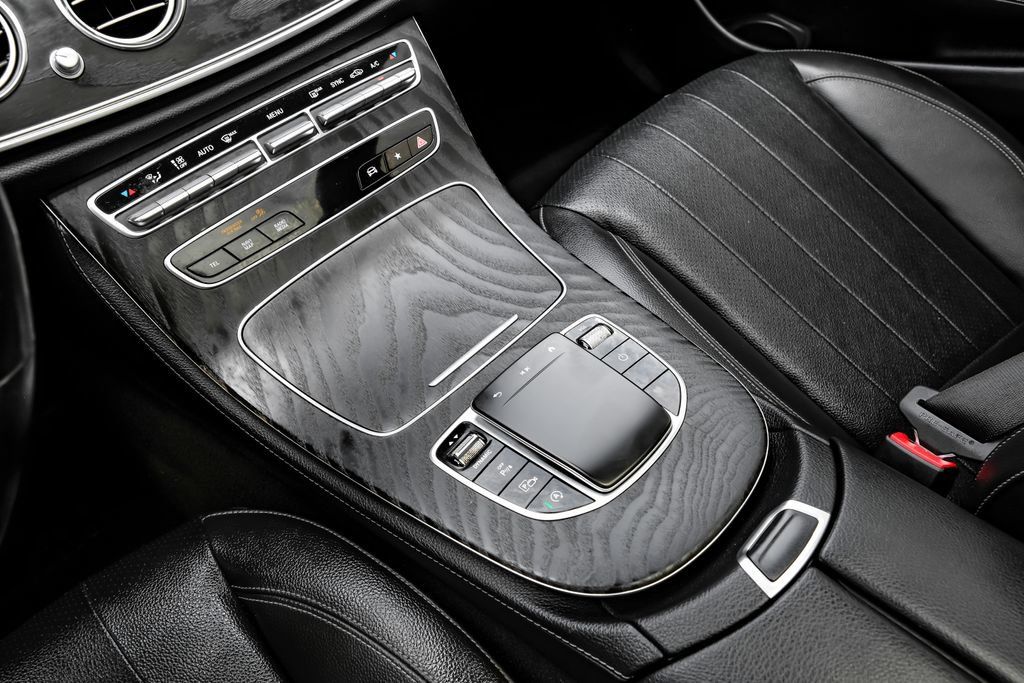 Used 2021 Mercedes-Benz E 350 4MATIC Sedan w/ Premium Package image 25