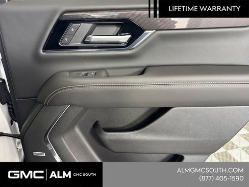 New 2026 GMC Yukon Elevation image 18
