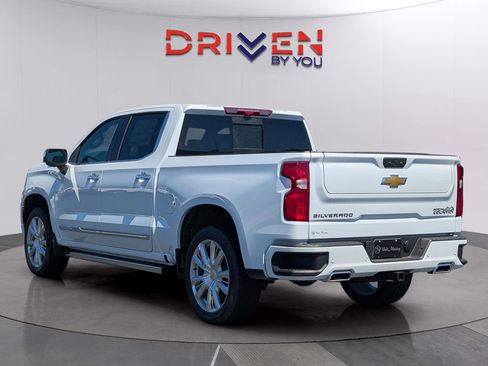 New 2026 Chevrolet Silverado 1500 High Country AWD/4WD image 3