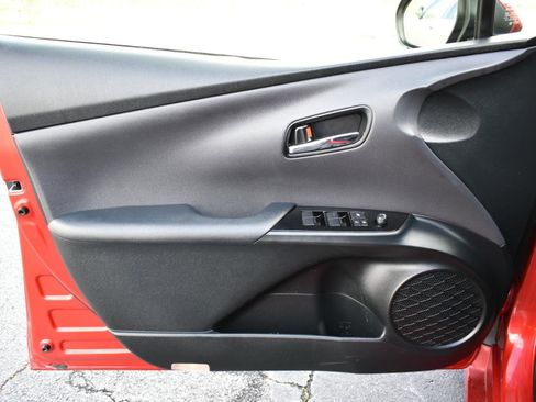 Used 2022 Toyota Prius LE image 38