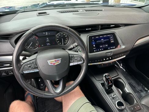Used 2023 Cadillac XT4 Premium Luxury FWD image 16