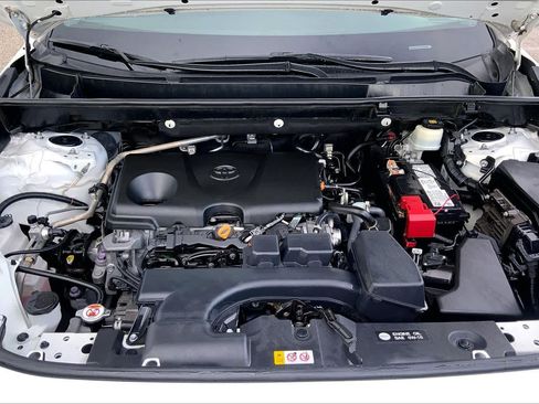 Used 2022 Toyota RAV4 LE FWD image 31