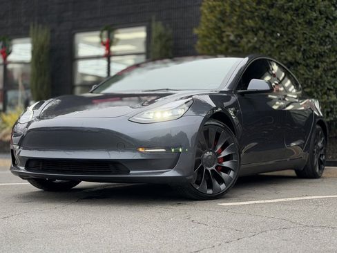 Used 2023 Tesla Model 3 Performance image 2