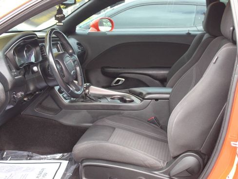 Used 2019 Dodge Challenger SXT RWD image 13