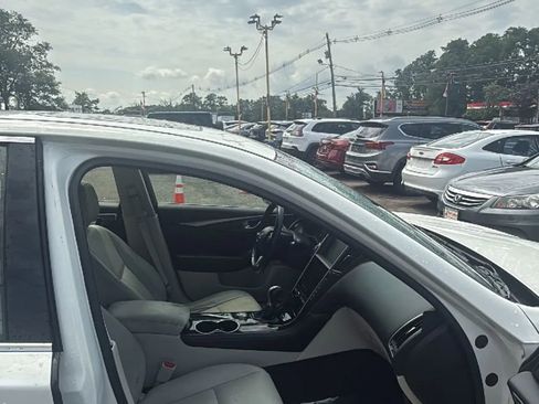 Used 2015 INFINITI Q50 Premium w/ Deluxe Touring Package image 14