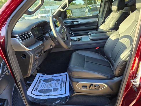 New 2025 Jeep Wagoneer Series II w/ Convenience Group I AWD/4WD image 18