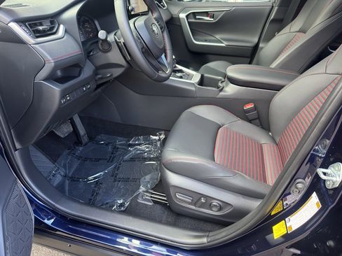 Used 2025 Toyota RAV4 XSE AWD/4WD image 5