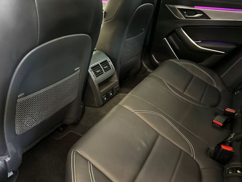 Used 2022 Jaguar XF R-Dynamic SE image 26