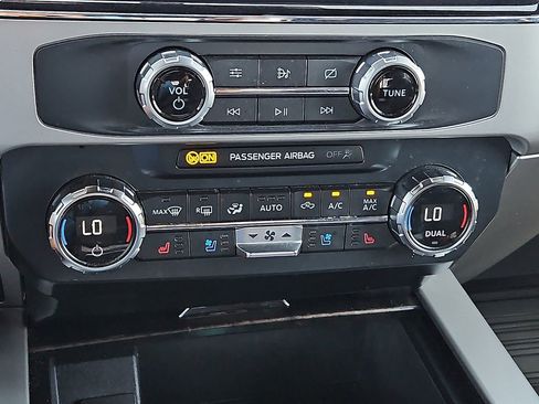 Used 2022 Ford F250 Lariat w/ Lariat Value Package image 28