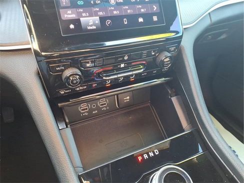 Used 2025 Jeep Grand Cherokee Altitude image 19