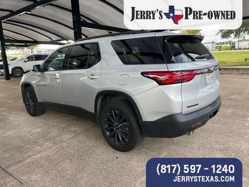 Used 2022 Chevrolet Traverse RS FWD image 5