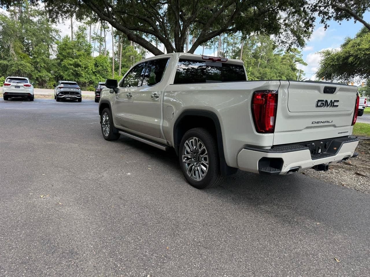 Used 2026 GMC Sierra 1500 Denali Ultimate AWD/4WD image 7