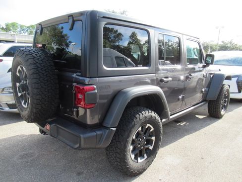 Used 2024 Jeep Wrangler Unlimited Rubicon 4xe AWD/4WD image 4