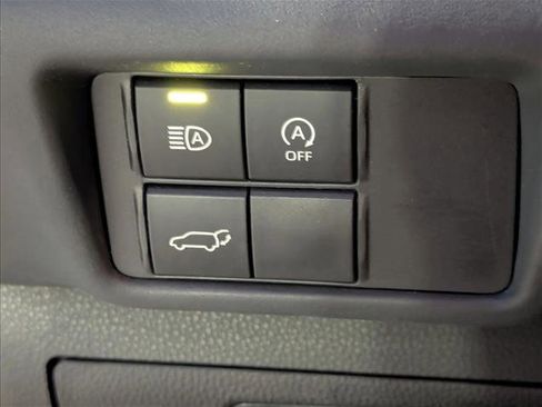 Used 2023 Toyota Highlander LE FWD image 7
