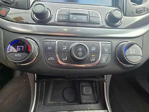 Used 2018 Chevrolet Impala LT FWD image 32