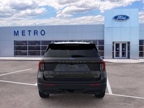 Used 2026 Ford Explorer Active AWD/4WD image 6