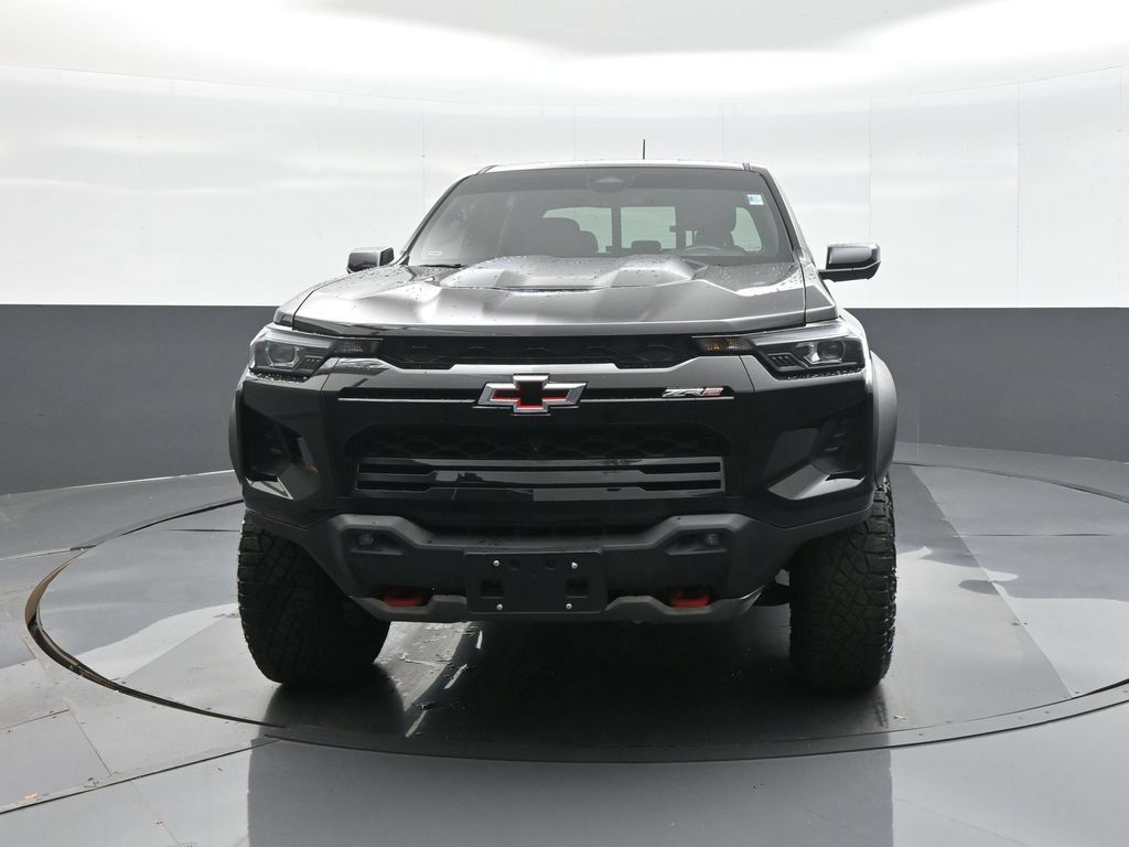 Used 2024 Chevrolet Colorado ZR2 w/ ZR2 Convenience Package III AWD/4WD image 2